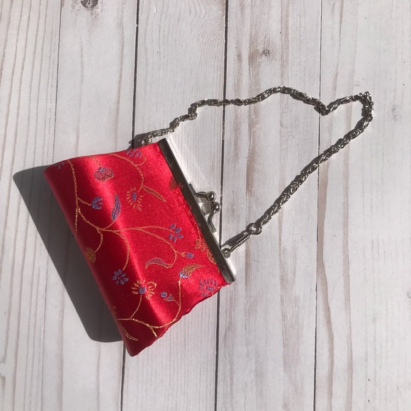Red silk tiny purse - Picture 1 of 3